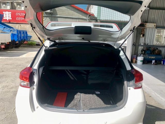 雙安全氣囊. 前車距雷達. 倒車雷達. 液晶螢幕. 循跡防滑. 可貸款  第19張相片