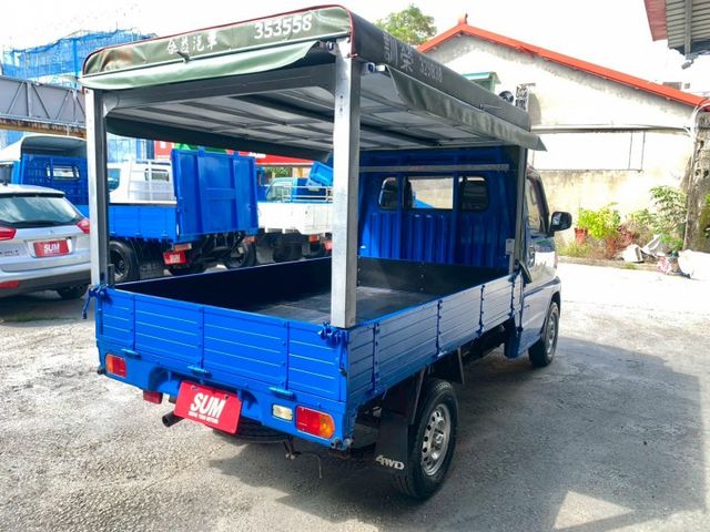 里程僅8.5萬公里. 四輪傳動. 蓬式車斗. 電動窗. 冷氣. 霧燈. 木床. 可貸款  第6張相片