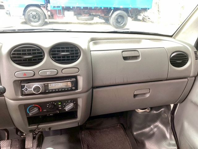 五人座小客貨車. 冷氣. 電動窗. 霧燈. 手排. 可貸款  第7張相片