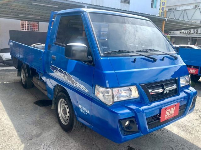 電動升降尾門. 電動窗. 冷氣. 霧燈. 行車紀錄器. 可貸款  第2張相片