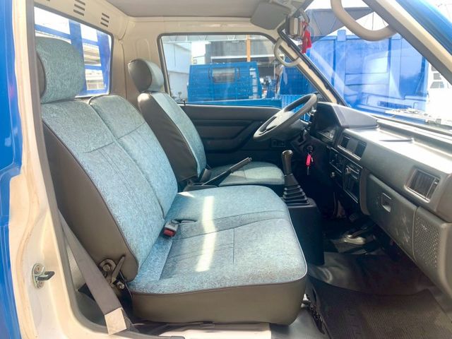 電動升降尾門. 電動窗. 冷氣. 霧燈. 行車紀錄器. 可貸款  第10張相片