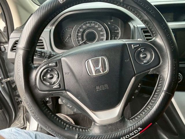 手動撥片. 藍芽音響. 多功能方向盤. 倒車顯影. 右側轉彎顯影.  第13張相片