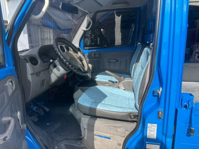 低里程. 好操控. 輪胎花紋近全新.  第9張相片