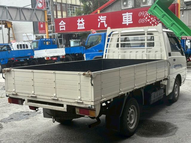 2.4L. 耐操好用. 工程工作好夥伴.  第3張相片