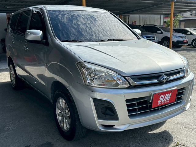 車內空間大. 載人載貨兩相宜.  第8張相片