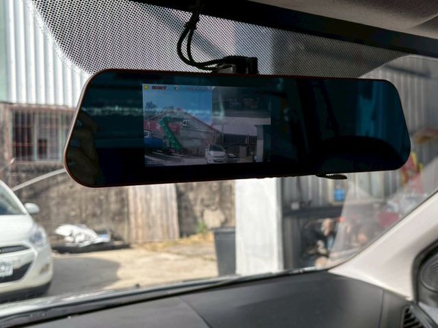 車內空間大. 載人載貨兩相宜.  第13張相片