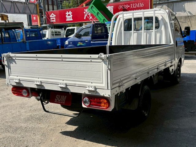 柴油小霸王. 中級貨車好選擇. 省油耐操.  第7張相片