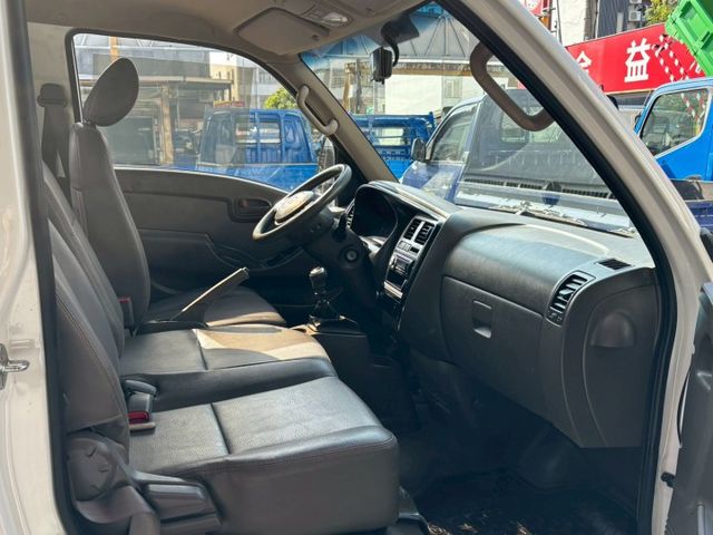 柴油小霸王. 中級貨車好選擇. 省油耐操.  第9張相片