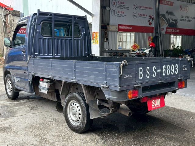四輪傳動. 低里程. 前後行車紀錄器. 中央後視鏡倒車顯影. 4WD按鈕開關  第3張相片