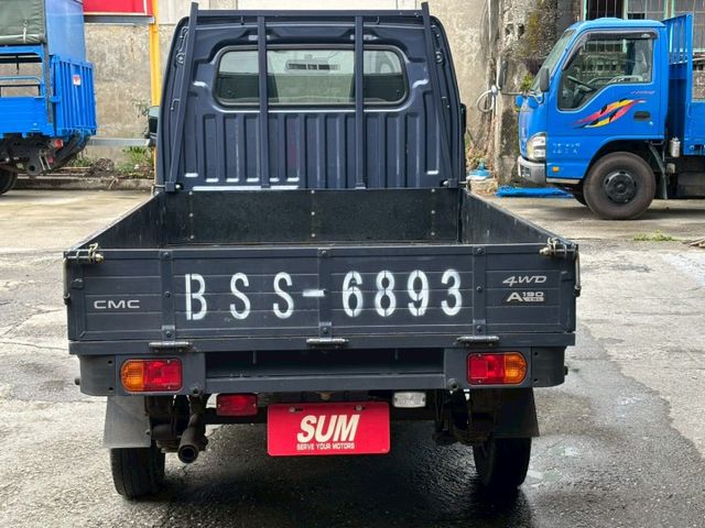 四輪傳動. 低里程. 前後行車紀錄器. 中央後視鏡倒車顯影. 4WD按鈕開關  第6張相片