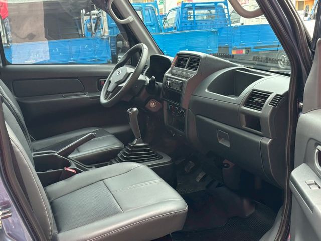 四輪傳動. 低里程. 前後行車紀錄器. 中央後視鏡倒車顯影. 4WD按鈕開關  第7張相片