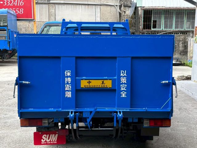 新尾門. 載貨方便. 實用工程車  第4張相片