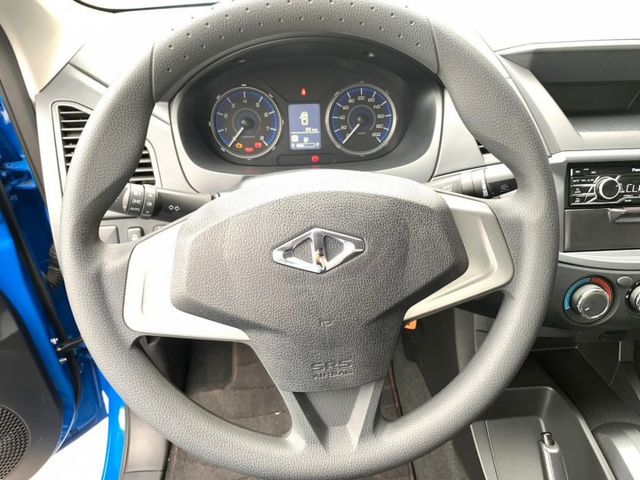 雙安全氣囊. 多功能行車資訊. 冷氣. 轎式座艙. USB插槽.  第10張相片