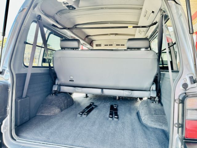 自排～8人座！原廠保養！定速 盲點 雙安 行車紀錄 倒車影像！可全貸！售後原廠2年5萬公里保固！大甲在地30年老店！  第18張相片