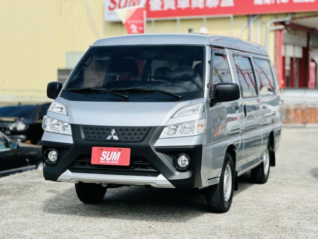 自排～8人座！原廠保養！定速 盲點 雙安 行車紀錄 倒車影像！可全貸！售後原廠2年5萬公里保固！大甲在地30年老店！  第19張相片