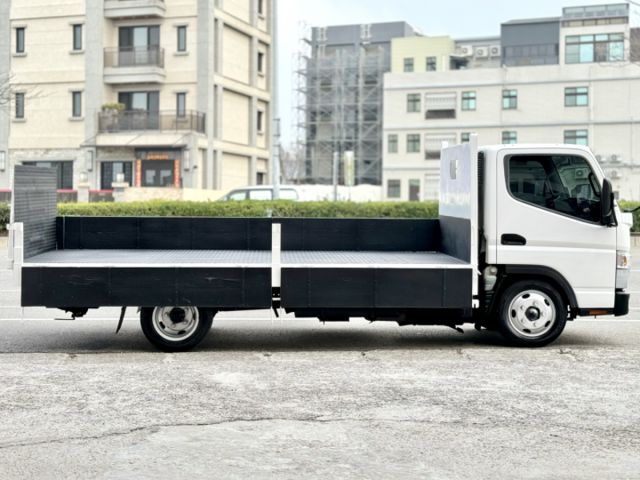 14呎超長軸！雙芯大尾門！特製雙開側柄！工具箱！啞花板！原廠保養！載重五噸！免尿素！無限速！可全貸！大甲在地30年老店！  第5張相片