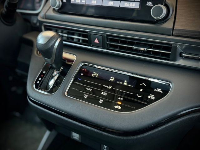 末代大改款！原廠保養！ACC跟車 電動側滑門 CarPlay 車道維持 LED頭燈！原鈑件！可全貸！大甲在地30年老店！  第13張相片