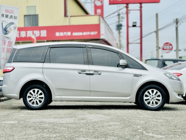 一手車！原廠保養！小家庭7人座！雙電動滑門 倒車顯影 原鈑件！可全貸！大甲在地深耕30年老店！  第3張相片