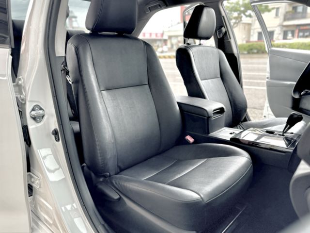 一手車！省油！大空間！無線CarPlay 倒車影像 衛星導航 數位電視 藍芽！原鈑件！可全貸！台中在地深耕30年老店！  第11張相片