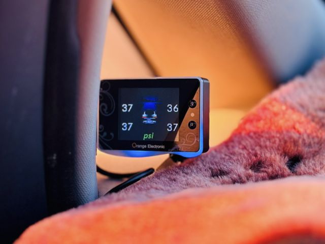 7人座！平價休旅車！省油大空間！剛保養完成！定速巡航 胎壓顯示 HID頭燈 前後雷達 恆溫空調！大甲在地深耕30年老店！  第7張相片