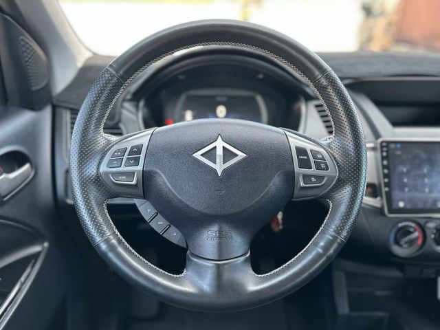 旗艦版！一手車！僅跑5萬！數位儀表 盲點 無線CarPlay 定速 後座出風口！原鈑件！可全貸！大甲在地30年老店！  第9張相片