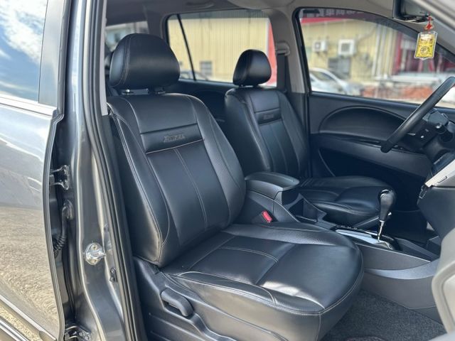 旗艦版！一手車！僅跑5萬！數位儀表 盲點 無線CarPlay 定速 後座出風口！原鈑件！可全貸！大甲在地30年老店！  第18張相片