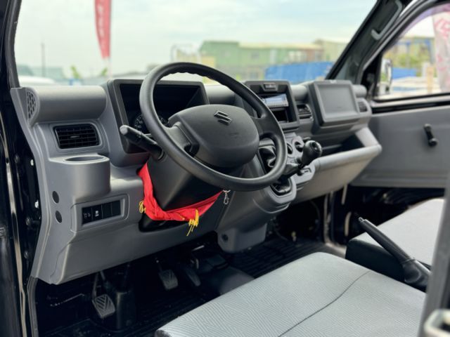 一手車！僅跑2萬8！車室空間大！同級距車斗最寬長！雙安全氣囊！循跡防滑！ABS！可全貸！大甲在地深耕30年老店！  第4張相片