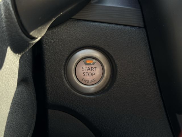 一手車！SR特式版！I-KEY 恆溫 AppleCarPlay 倒車顯影 抬頭顯示！原廠空力套件！原鈑件！  第12張相片