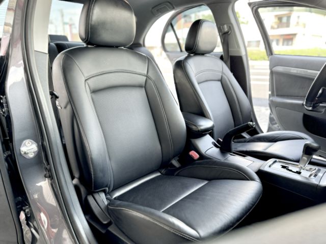 一手車！里程僅跑7萬！原廠保養！定速！I-KEY！無線AppleCarPlay！倒車顯影 四輪新胎 抬頭顯示！原鈑件！  第12張相片