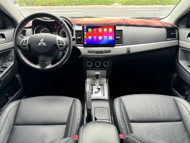 一手車！里程僅跑7萬！原廠保養！定速！I-KEY！無線AppleCarPlay！倒車顯影 四輪新胎 抬頭顯示！原鈑件！  第18張相片