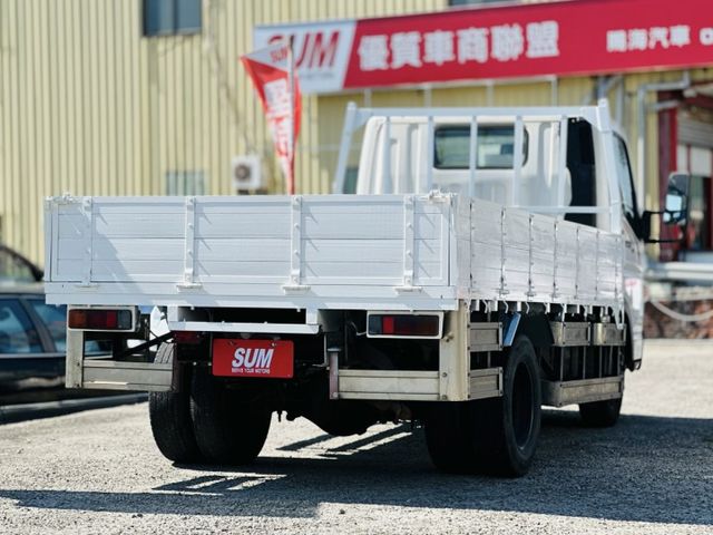 低里程！全新車斗！僅跑11萬！長軸11呎半！原廠防捲入護欄！免尿素！載重五噸！無限速！可全貸！大甲在地深耕30年老店！  第15張相片