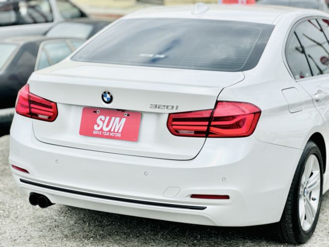 一手車！小改款！B48引擎！耗材已更新！換檔撥片 定速巡航 雙區恆溫 導航 倒車影像！可全貸！台中在地深耕30年老店！  第12張相片