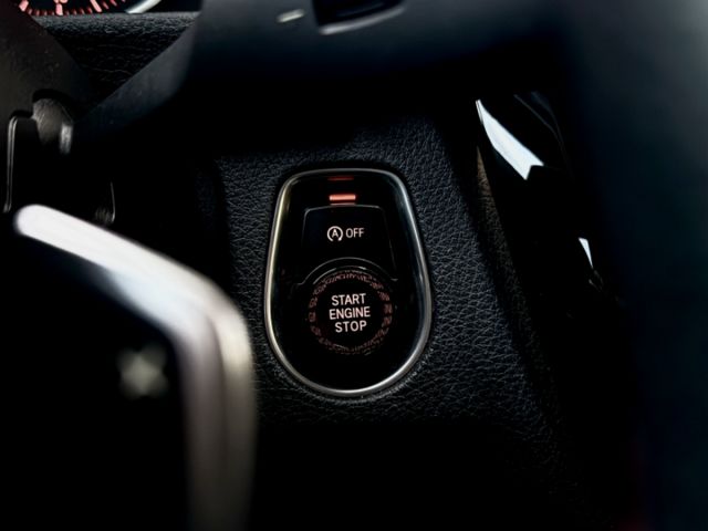 一手車！小改款！B48引擎！耗材已更新！換檔撥片 定速巡航 雙區恆溫 導航 倒車影像！可全貸！台中在地深耕30年老店！  第16張相片