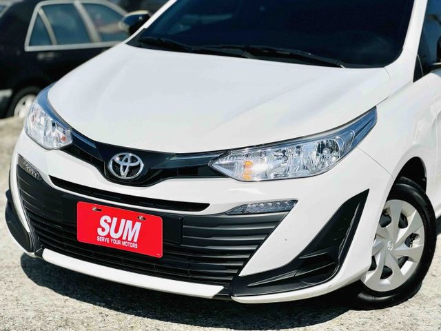 里程僅〖3800〗公里！經典版！CarPlay！電折後視鏡！原廠保固至2028年！倒車顯影！原鈑件！台中在地深耕30年！  第15張相片