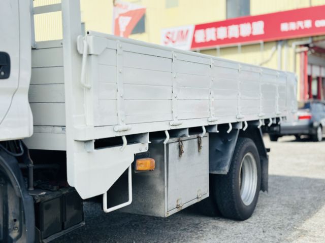 11呎半！原廠保養！訂製伸縮加長斗！可延伸至12呎多！五期！免尿素！載重五噸！花鈑！工具箱！可全貸！台中深耕30年老店！  第4張相片