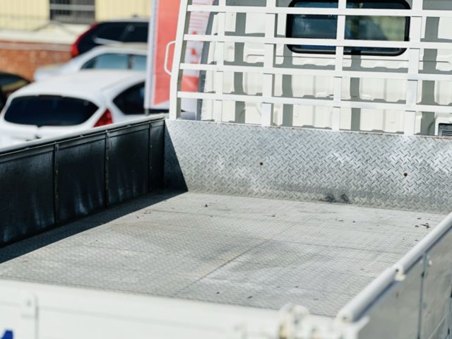 11呎半！原廠保養！訂製伸縮加長斗！可延伸至12呎多！五期！免尿素！載重五噸！花鈑！工具箱！可全貸！台中深耕30年老店！  第13張相片