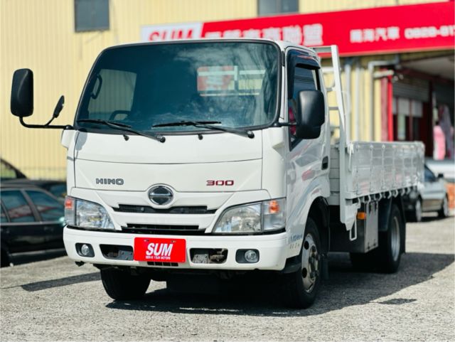 11呎半！原廠保養！訂製伸縮加長斗！可延伸至12呎多！五期！免尿素！載重五噸！花鈑！工具箱！可全貸！台中深耕30年老店！  第14張相片