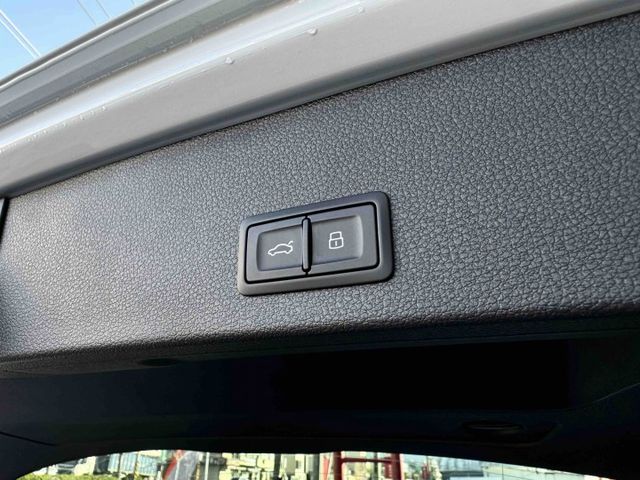 里程僅〖6300〗公里！原廠保固2029年！小改款！豪華版！ACC！車道維持！CarPlay！數位儀表！盲點！電尾門！  第16張相片