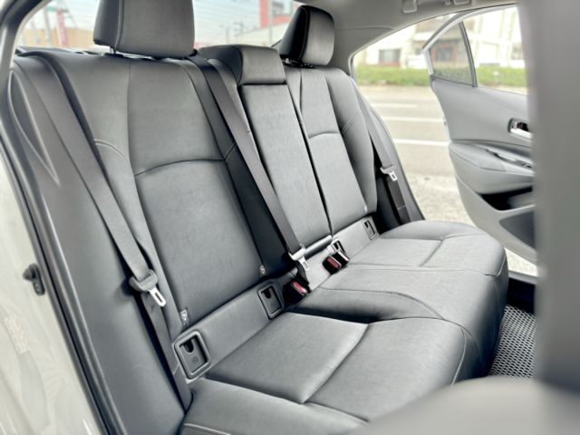 里程僅〖1.6萬〗公里！小改款！原廠保固至2028年！車道維持！iKEY摸門！廣角倒車顯影！盲點偵測！無線CarPlay  第9張相片