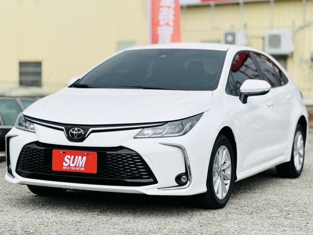 里程僅〖1.6萬〗公里！小改款！原廠保固至2028年！車道維持！iKEY摸門！廣角倒車顯影！盲點偵測！無線CarPlay  第17張相片