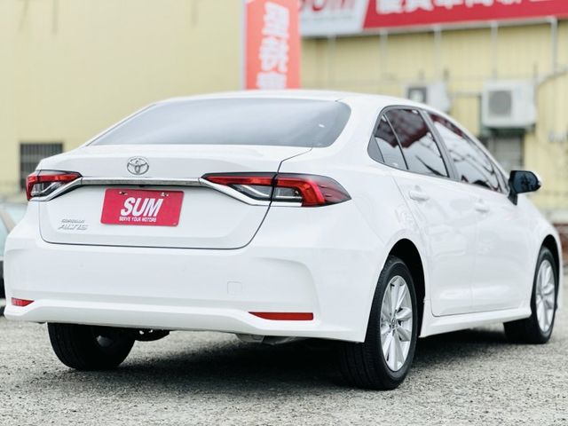 里程僅〖1.6萬〗公里！小改款！原廠保固至2028年！車道維持！iKEY摸門！廣角倒車顯影！盲點偵測！無線CarPlay  第18張相片