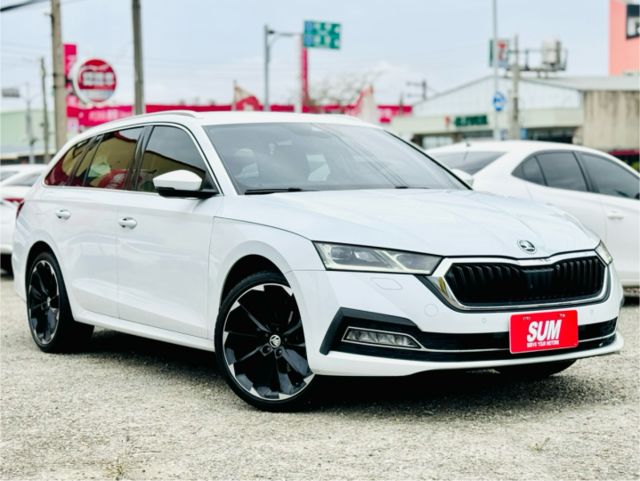 旅行車！大改款！1.0T省油省稅！原廠保養！全速域跟車！CarPlay！電尾門！抬顯！原鈑件！可全貸！台中在地30年！  第1張相片