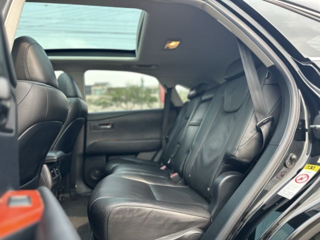 旗艦油電休旅！大電池原廠更新！ML音響！雙前電動記憶+通風椅！全景天窗！10安！電尾門！定速！抬頭顯示！原鈑件！可全貸！  第10張相片