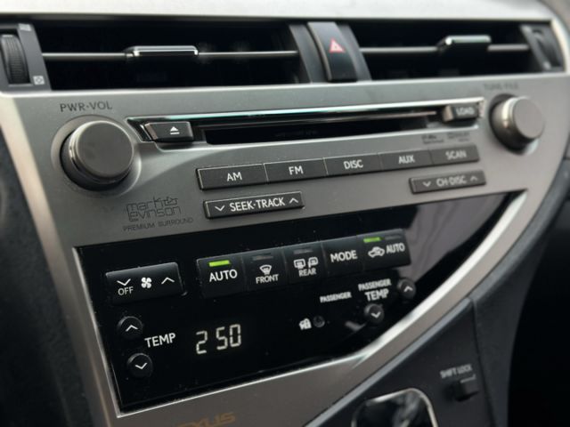 旗艦油電休旅！大電池原廠更新！ML音響！雙前電動記憶+通風椅！全景天窗！10安！電尾門！定速！抬頭顯示！原鈑件！可全貸！  第13張相片