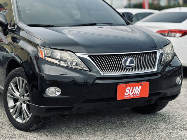 旗艦油電休旅！大電池原廠更新！ML音響！雙前電動記憶+通風椅！全景天窗！10安！電尾門！定速！抬頭顯示！原鈑件！可全貸！  第17張相片