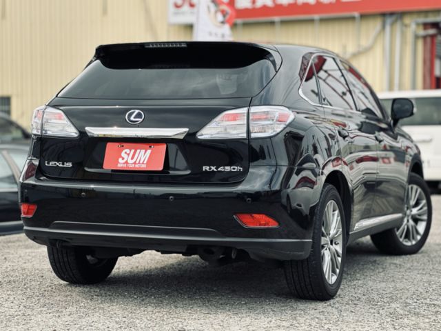 旗艦油電休旅！大電池原廠更新！ML音響！雙前電動記憶+通風椅！全景天窗！10安！電尾門！定速！抬頭顯示！原鈑件！可全貸！  第18張相片