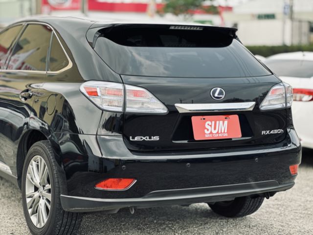 旗艦油電休旅！大電池原廠更新！ML音響！雙前電動記憶+通風椅！全景天窗！10安！電尾門！定速！抬頭顯示！原鈑件！可全貸！  第19張相片