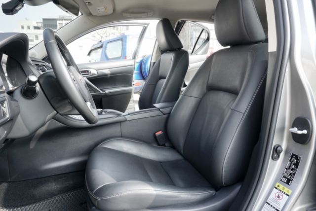 2018年式！末代改款！ACC跟車！摸門！車道偏移！10安！雙電動加熱椅！原鈑件！可全貸！台中在地深耕30年老店！  第5張相片