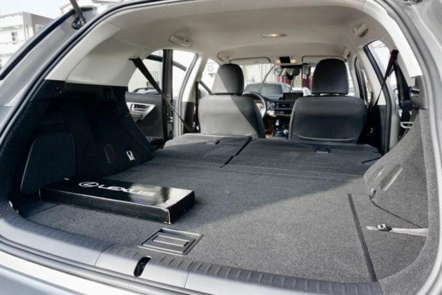 2018年式！末代改款！ACC跟車！摸門！車道偏移！10安！雙電動加熱椅！原鈑件！可全貸！台中在地深耕30年老店！  第12張相片