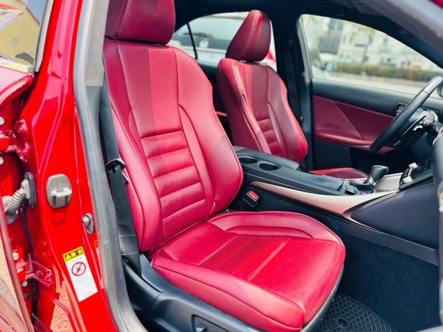 F-Sport Navi版！僅跑9萬！車道偏移！雙前電熱+通風椅！ML音響！藍芽！摸門！可全貸！台中在地深耕30年老店！  第16張相片